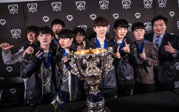 还探讨了其 还探讨了其