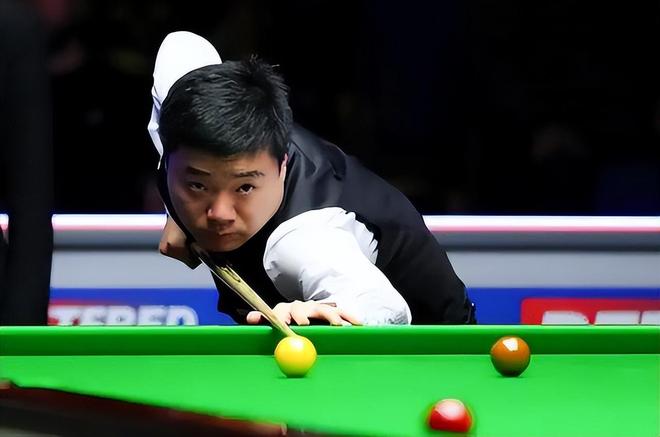 他在防守端 他在防守端