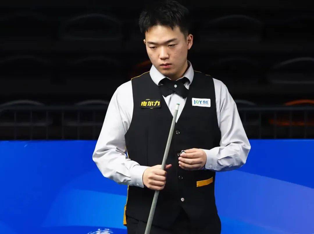 手在首日的 手在首日的